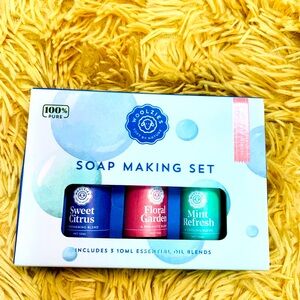 Essential oils Soap Making Set - Blue, Pink, Green